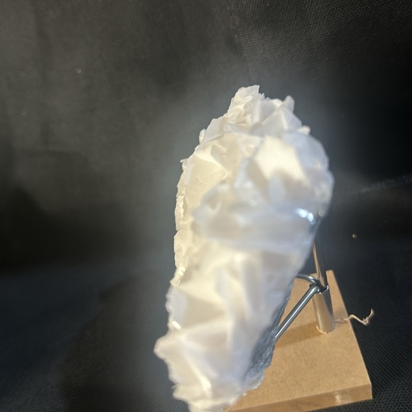 Rare Snowy White Rose Calcite UV Reactive great conversational piece - Picture 3 of 6